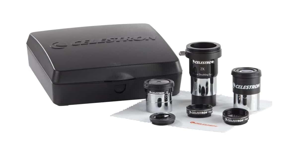 Kit de accesorios Celestron AstroMaster con oculares, Barlow y filtros en su funda, imagen de producto de la ficha de Amazon.es